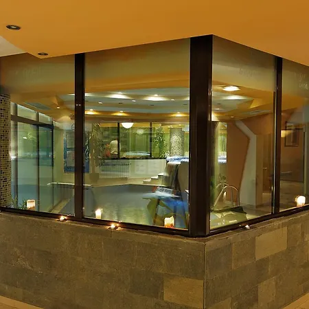 Grand Montana Apartmanhotel 2*